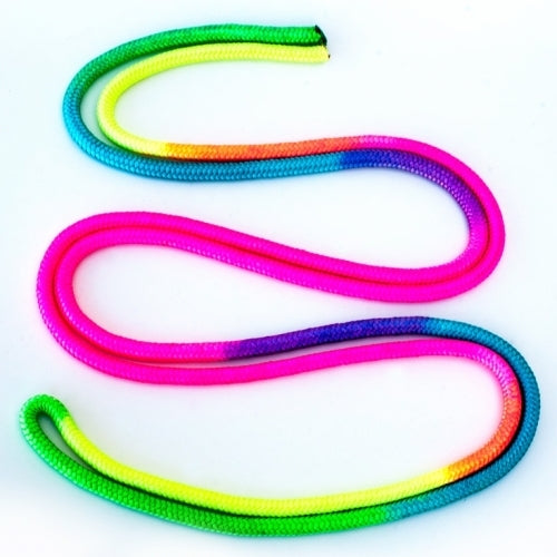 חבל מקצועי מבית Esther Sport להתעמלות אומנותית – בצבעי קשת מרהיבים